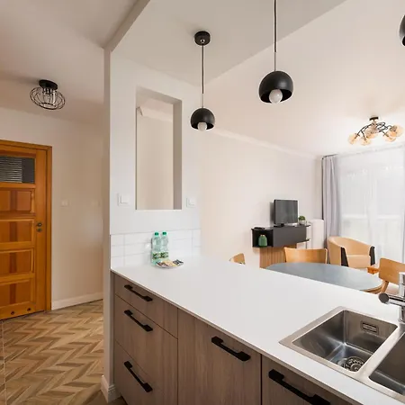 Powisle Charming By Bookinghost Warschau