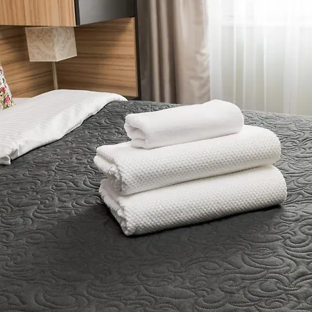 Powisle Charming By Bookinghost * Warschau